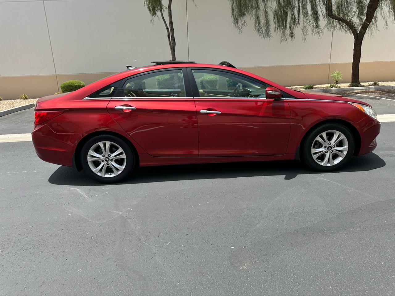Hyundai Sonata 4dr Sdn 2.4L Auto Limited PZEV 2013