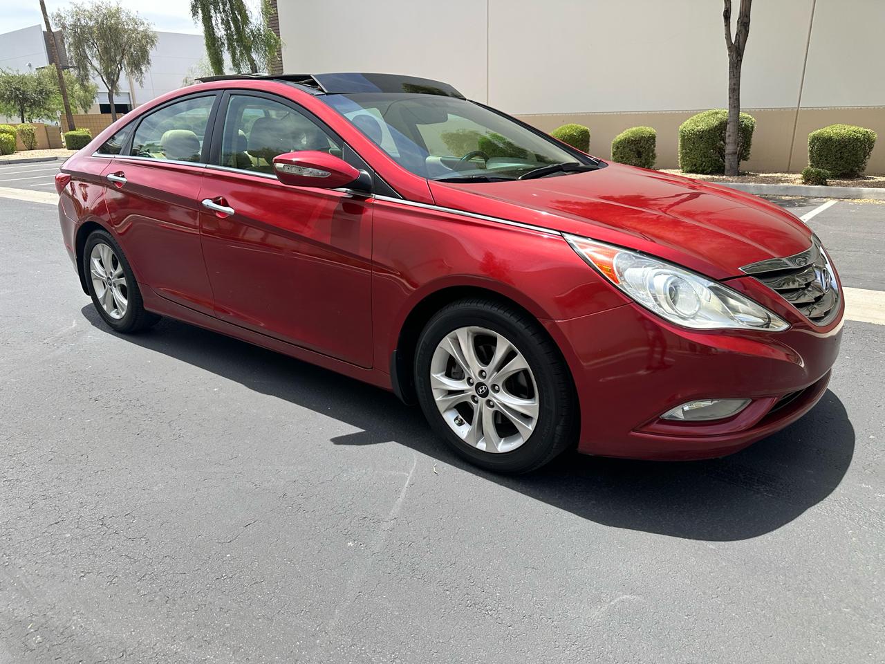 Hyundai Sonata 4dr Sdn 2.4L Auto Limited PZEV 2013