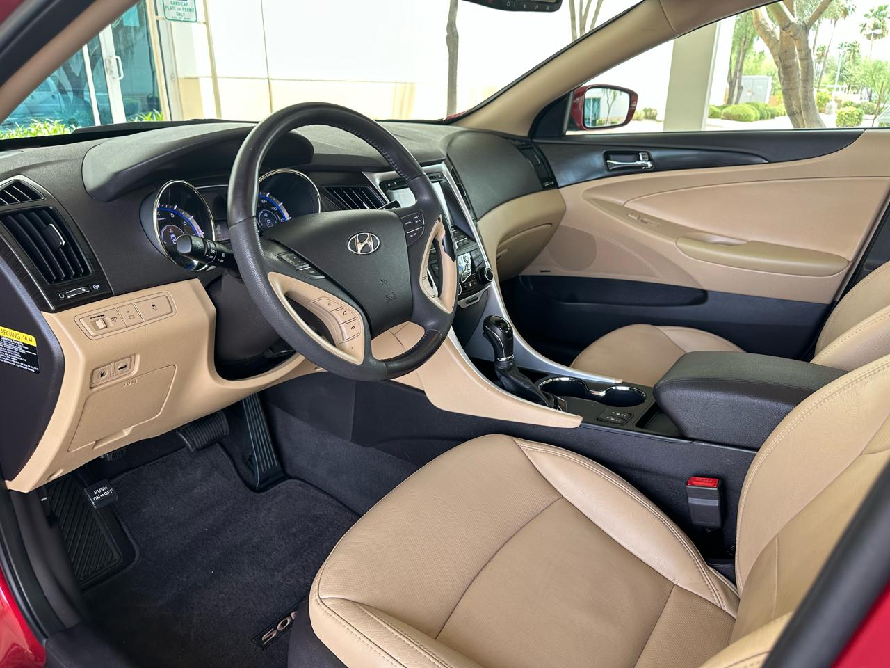 Hyundai Sonata 4dr Sdn 2.4L Auto Limited PZEV 2013