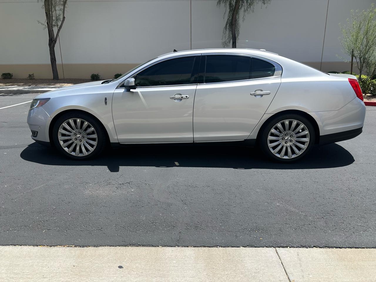 Lincoln MKS 4dr Sdn 3.7L FWD 2015