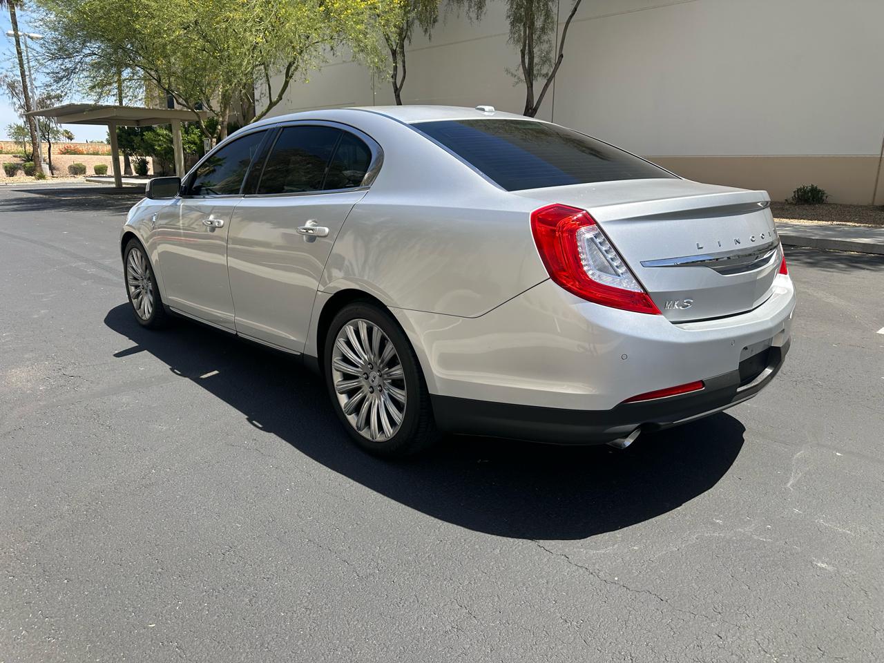 Lincoln MKS 4dr Sdn 3.7L FWD 2015