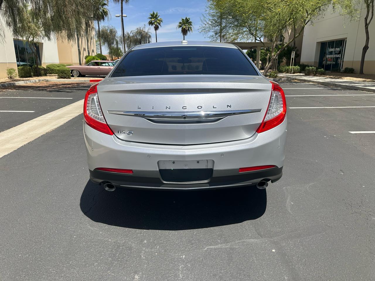 Lincoln MKS 4dr Sdn 3.7L FWD 2015