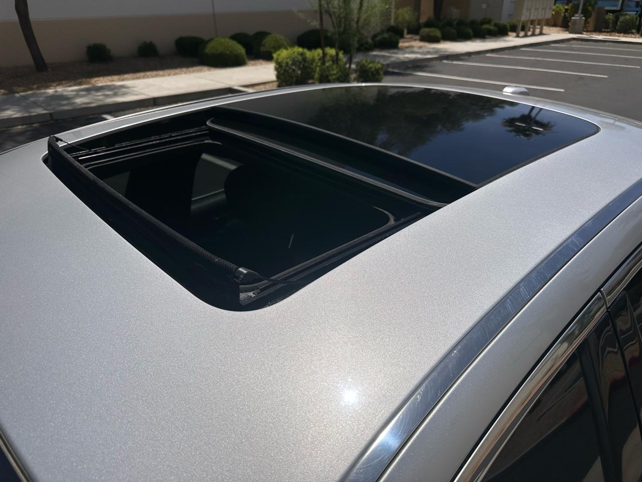 Lincoln MKS 4dr Sdn 3.7L FWD 2015