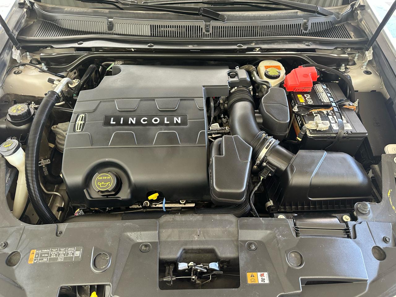 Lincoln MKS 4dr Sdn 3.7L FWD 2015