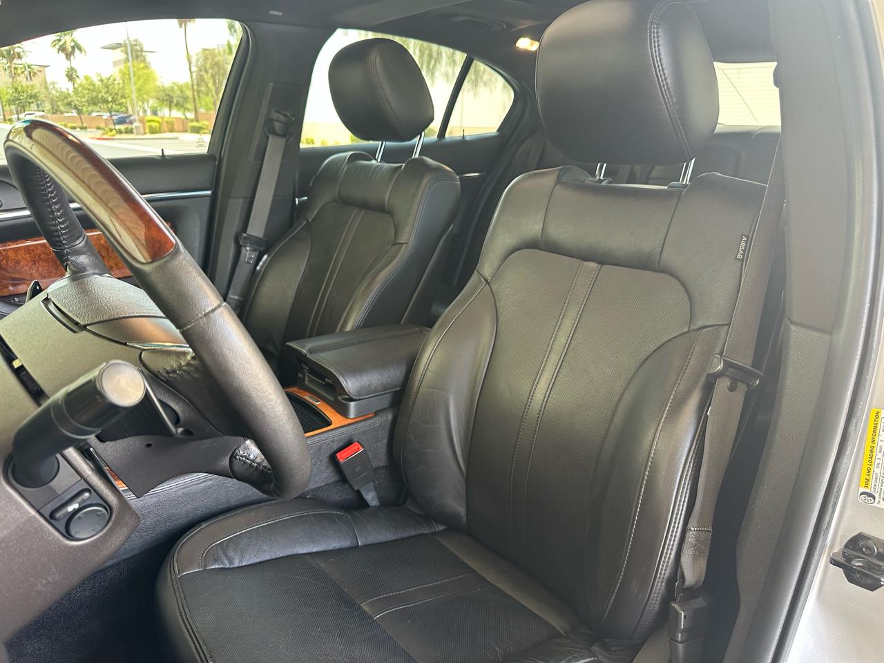 Lincoln MKS 4dr Sdn 3.7L FWD 2015