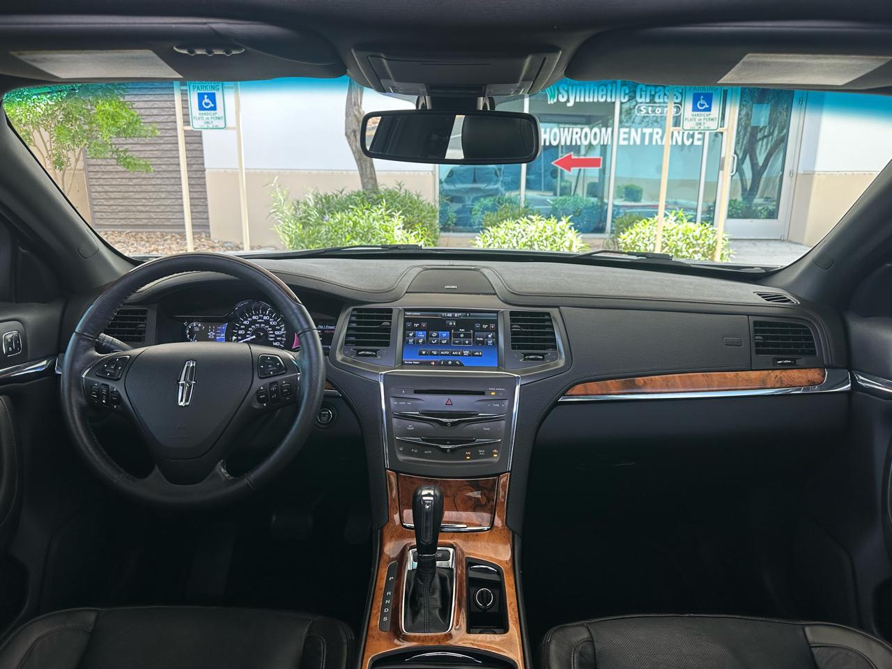 Lincoln MKS 4dr Sdn 3.7L FWD 2015