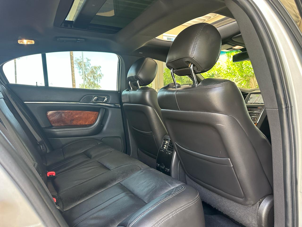 Lincoln MKS 4dr Sdn 3.7L FWD 2015