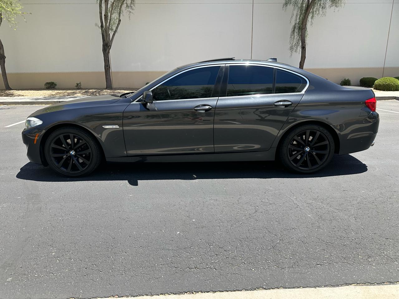 BMW 5 Series 4dr Sdn 528i RWD 2012