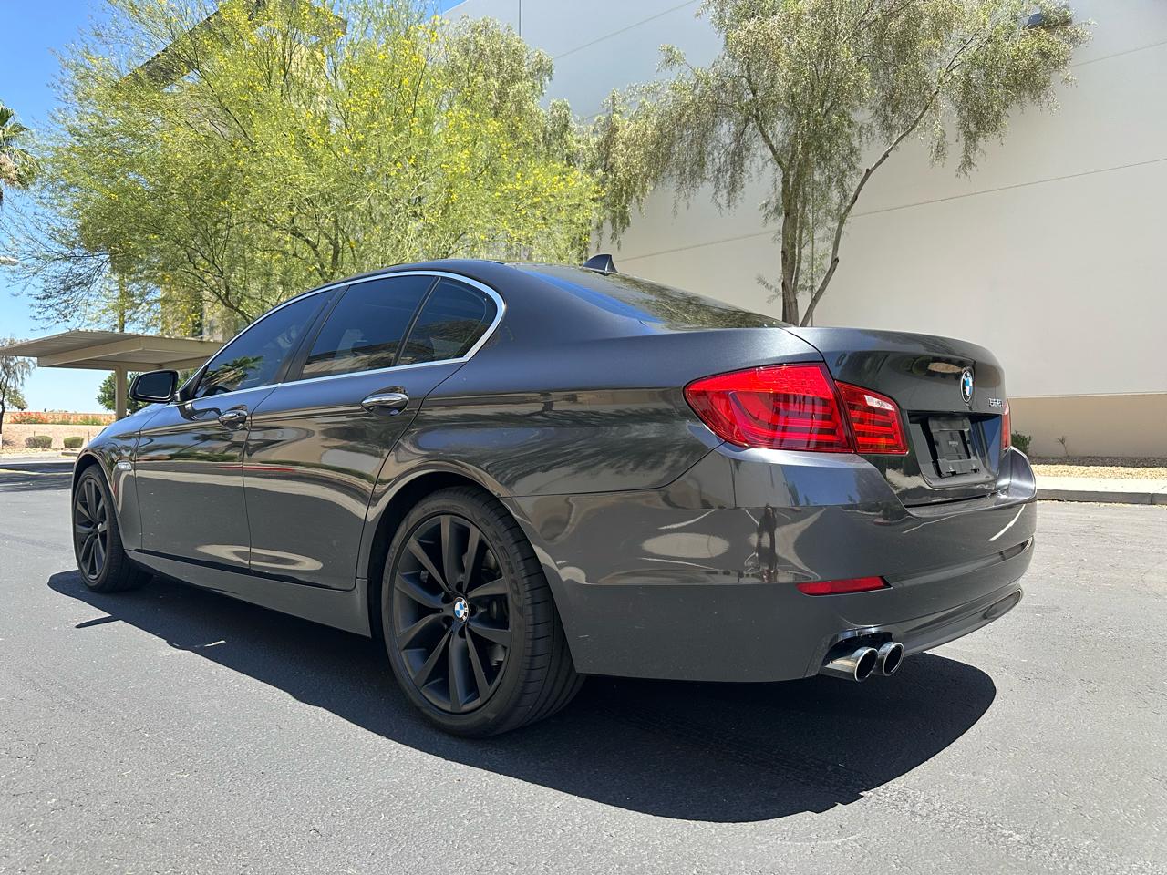 BMW 5 Series 4dr Sdn 528i RWD 2012