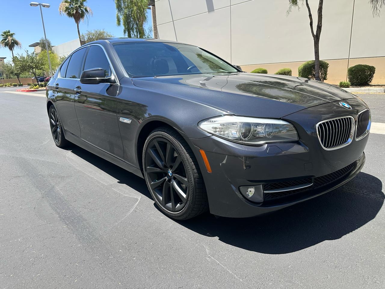 BMW 5 Series 4dr Sdn 528i RWD 2012