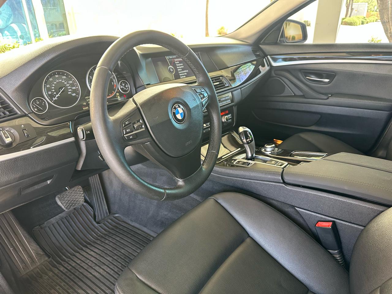 BMW 5 Series 4dr Sdn 528i RWD 2012