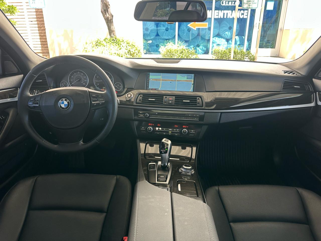 BMW 5 Series 4dr Sdn 528i RWD 2012