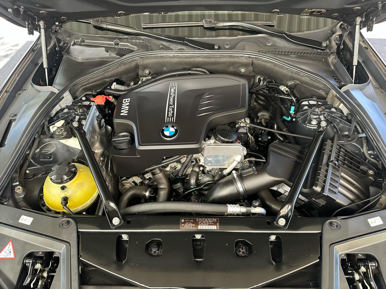 BMW 5 Series 4dr Sdn 528i RWD 2012