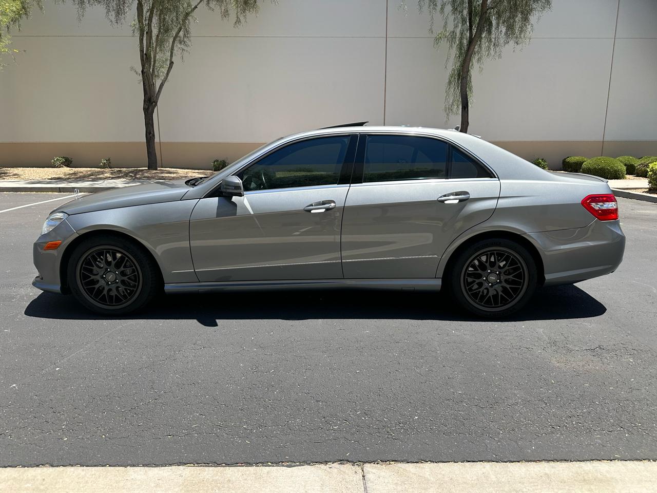 Mercedes-Benz E-Class 4dr Sdn E 550 Sport RWD 2011