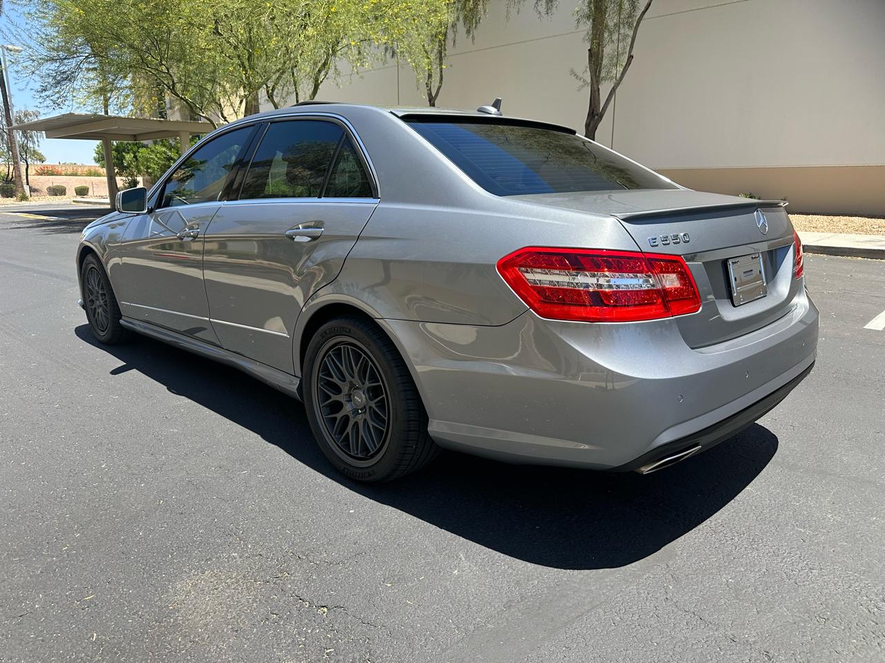 Mercedes-Benz E-Class 4dr Sdn E 550 Sport RWD 2011