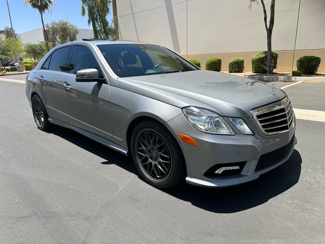 Mercedes-Benz E-Class 4dr Sdn E 550 Sport RWD 2011