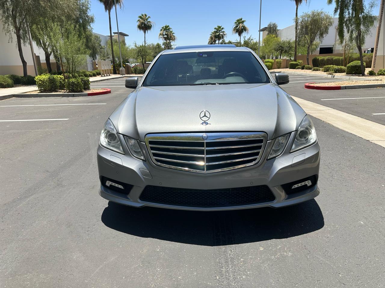 Mercedes-Benz E-Class 4dr Sdn E 550 Sport RWD 2011