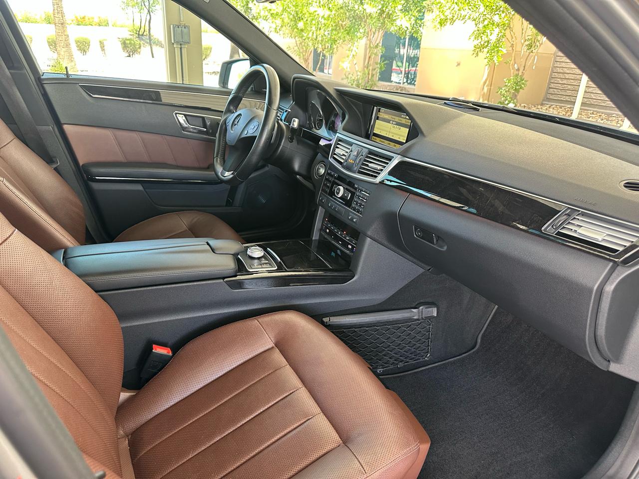 Mercedes-Benz E-Class 4dr Sdn E 550 Sport RWD 2011