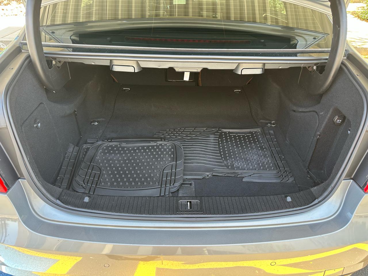 Mercedes-Benz E-Class 4dr Sdn E 550 Sport RWD 2011