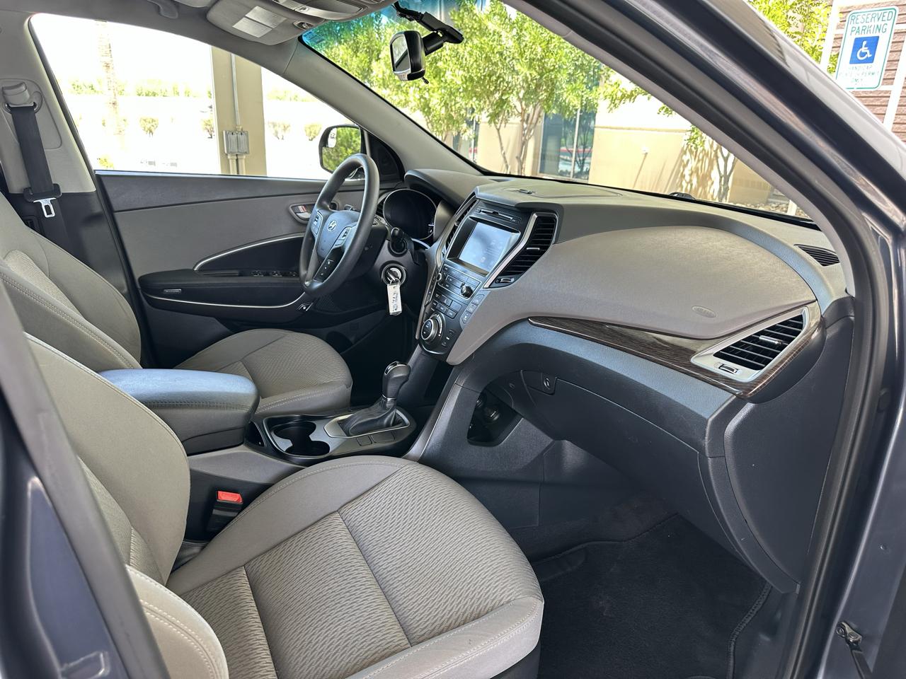 Hyundai Santa Fe SE FWD 2017