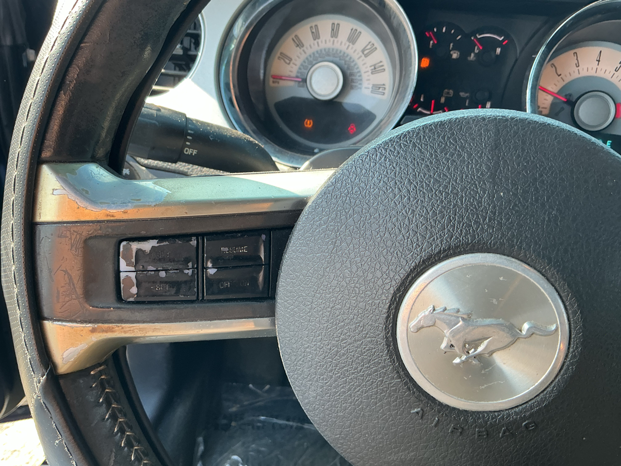 Ford Mustang V6 Coupe 2012