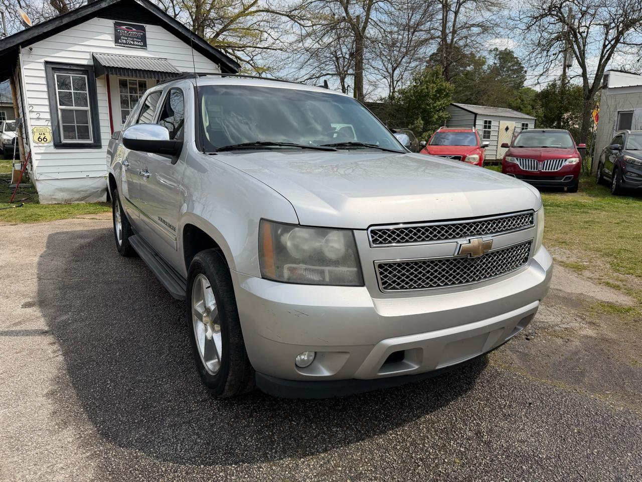 Chevrolet Avalanche LTZ 2WD 2011