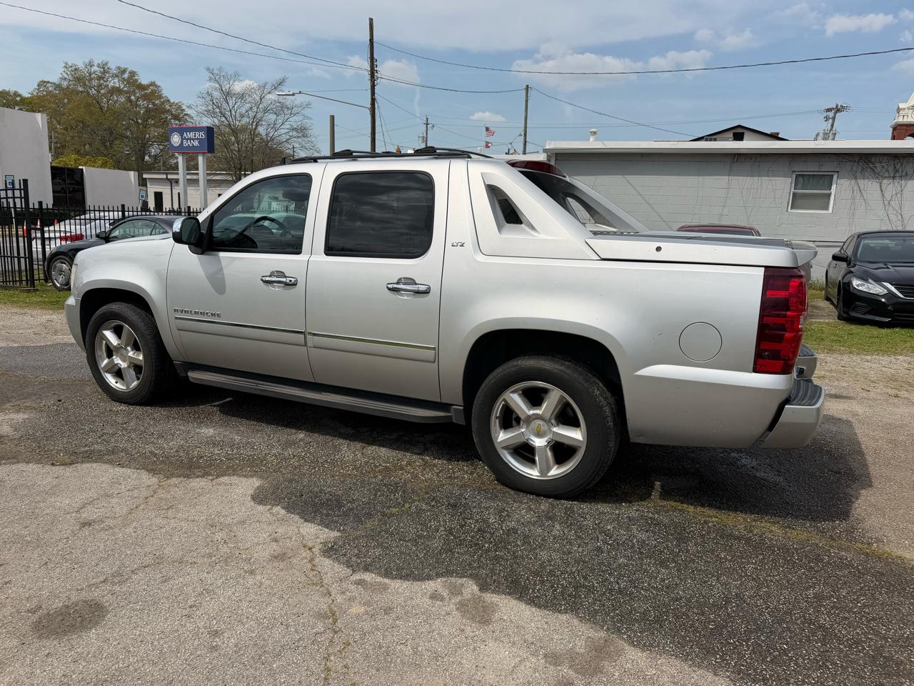 Chevrolet Avalanche LTZ 2WD 2011