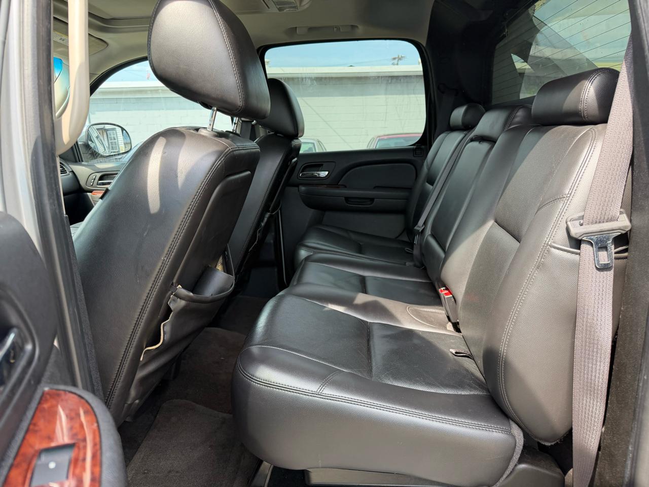 Chevrolet Avalanche LTZ 2WD 2011