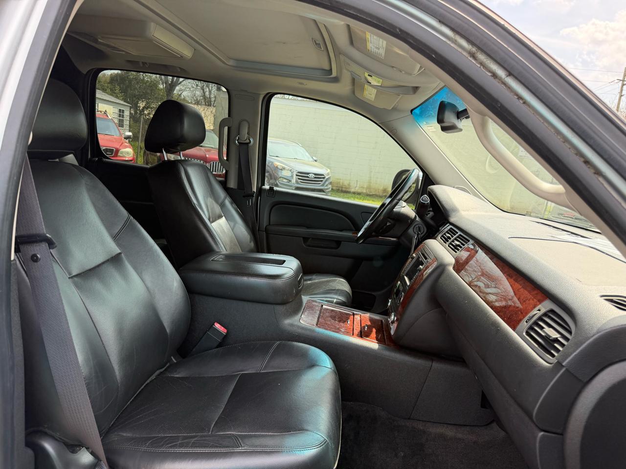 Chevrolet Avalanche LTZ 2WD 2011