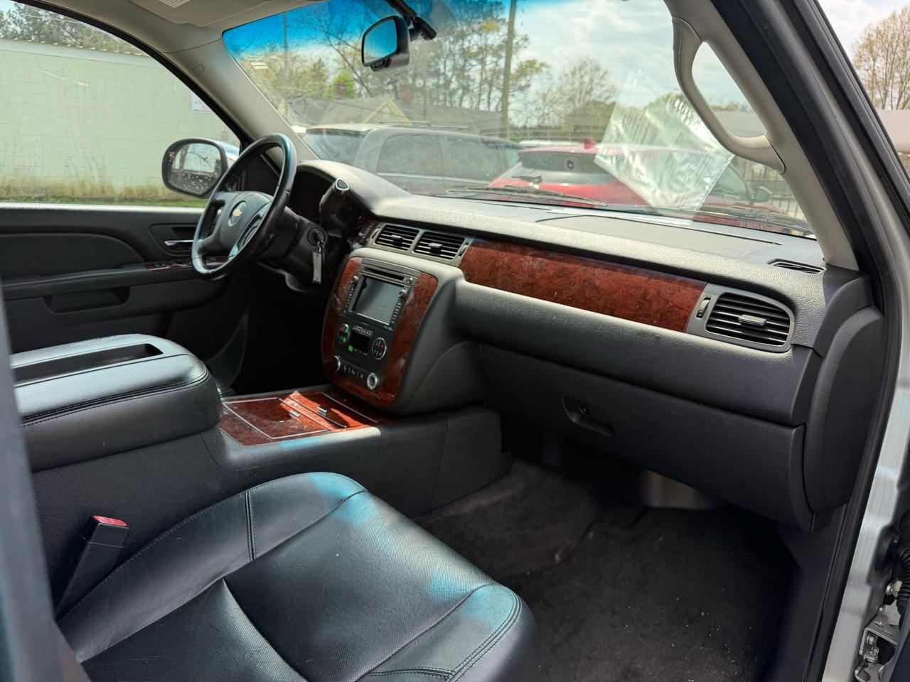 Chevrolet Avalanche LTZ 2WD 2011