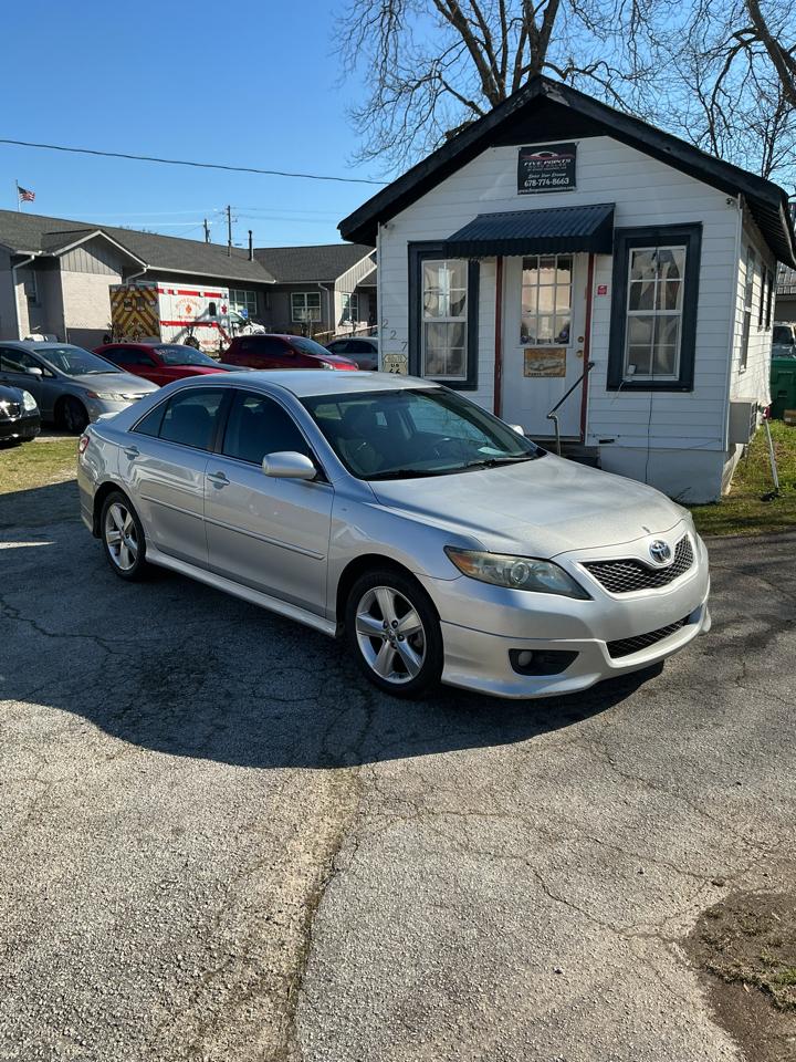 Toyota Camry Base 6-Spd AT 2011