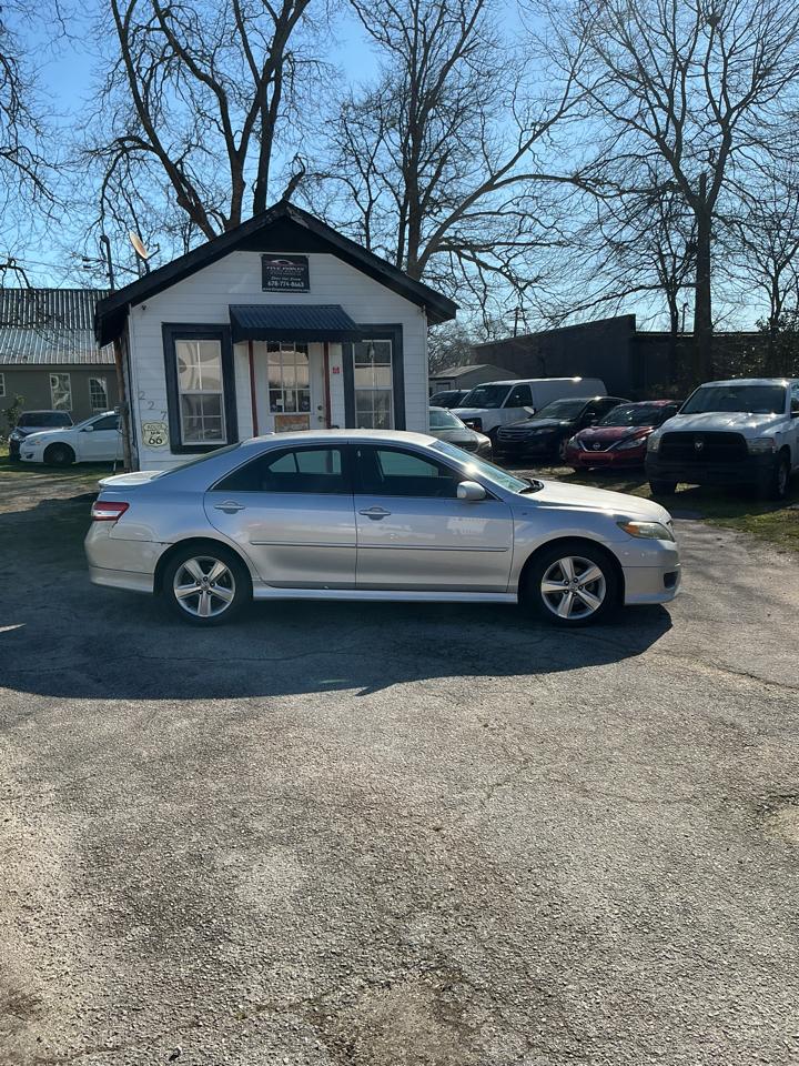Toyota Camry Base 6-Spd AT 2011