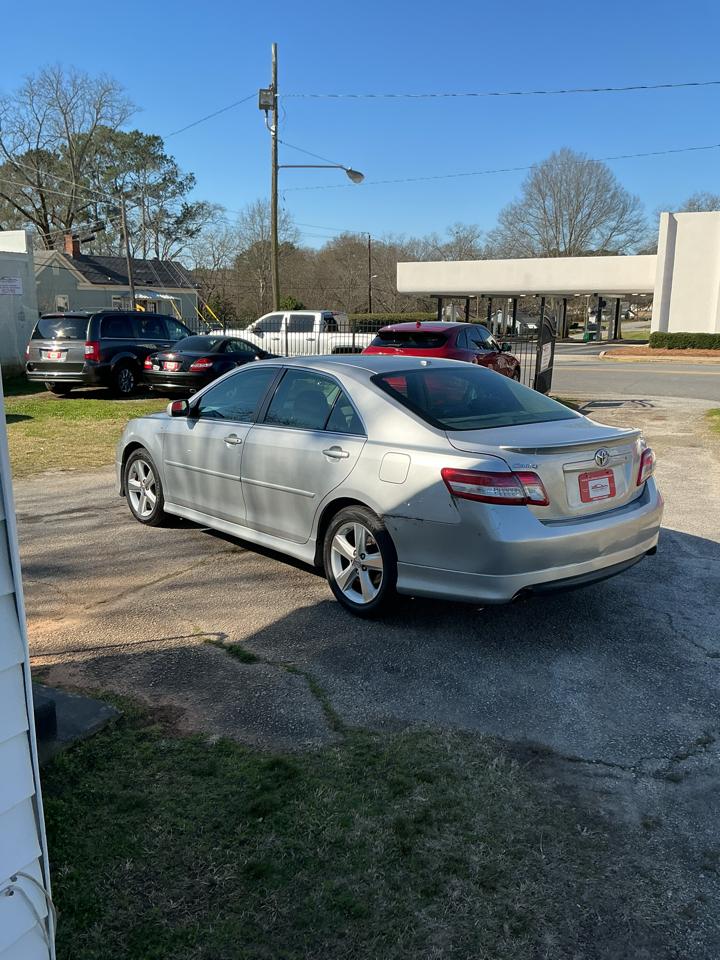 Toyota Camry Base 6-Spd AT 2011