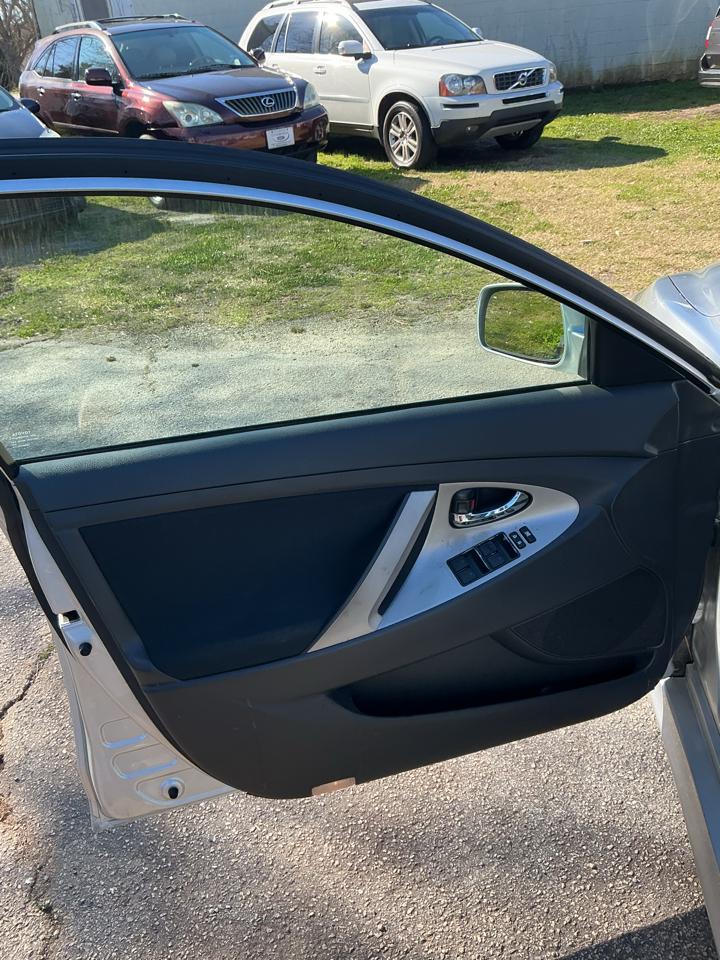 Toyota Camry Base 6-Spd AT 2011