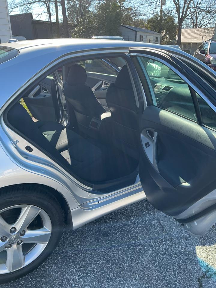 Toyota Camry Base 6-Spd AT 2011