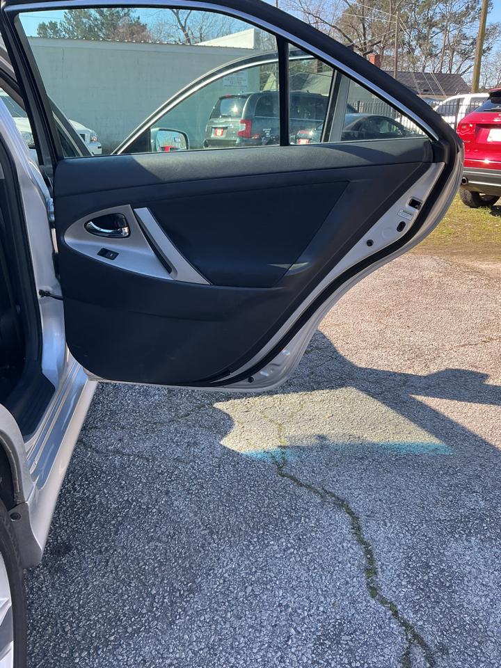 Toyota Camry Base 6-Spd AT 2011