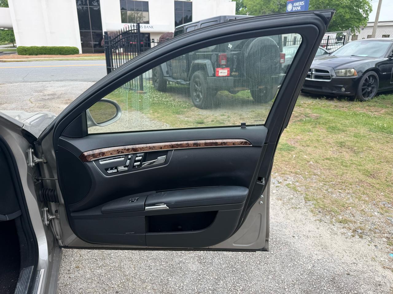 Mercedes-Benz S-Class  2007
