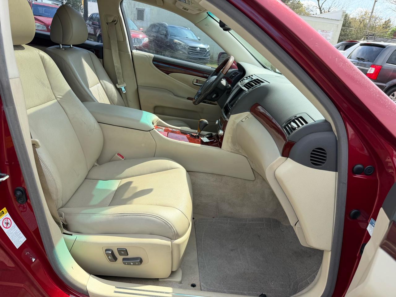 Lexus LS 460 L Luxury Sedan 2010