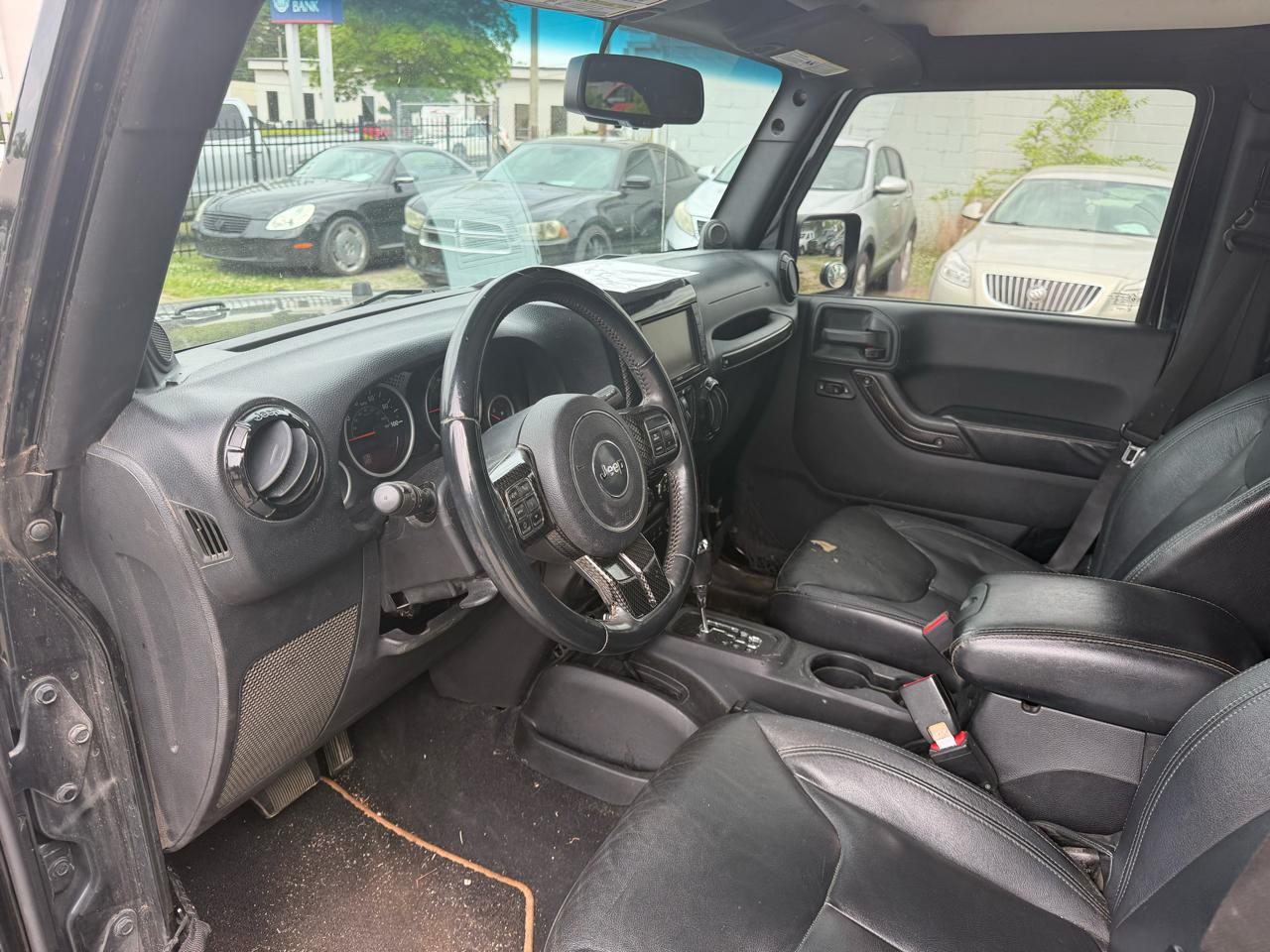 Jeep Wrangler Unlimited Sahara 4WD 2014