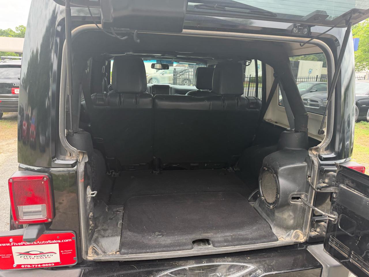 Jeep Wrangler Unlimited Sahara 4WD 2014