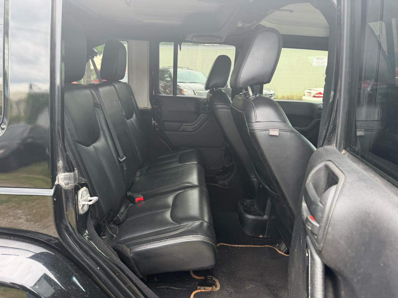 Jeep Wrangler Unlimited Sahara 4WD 2014