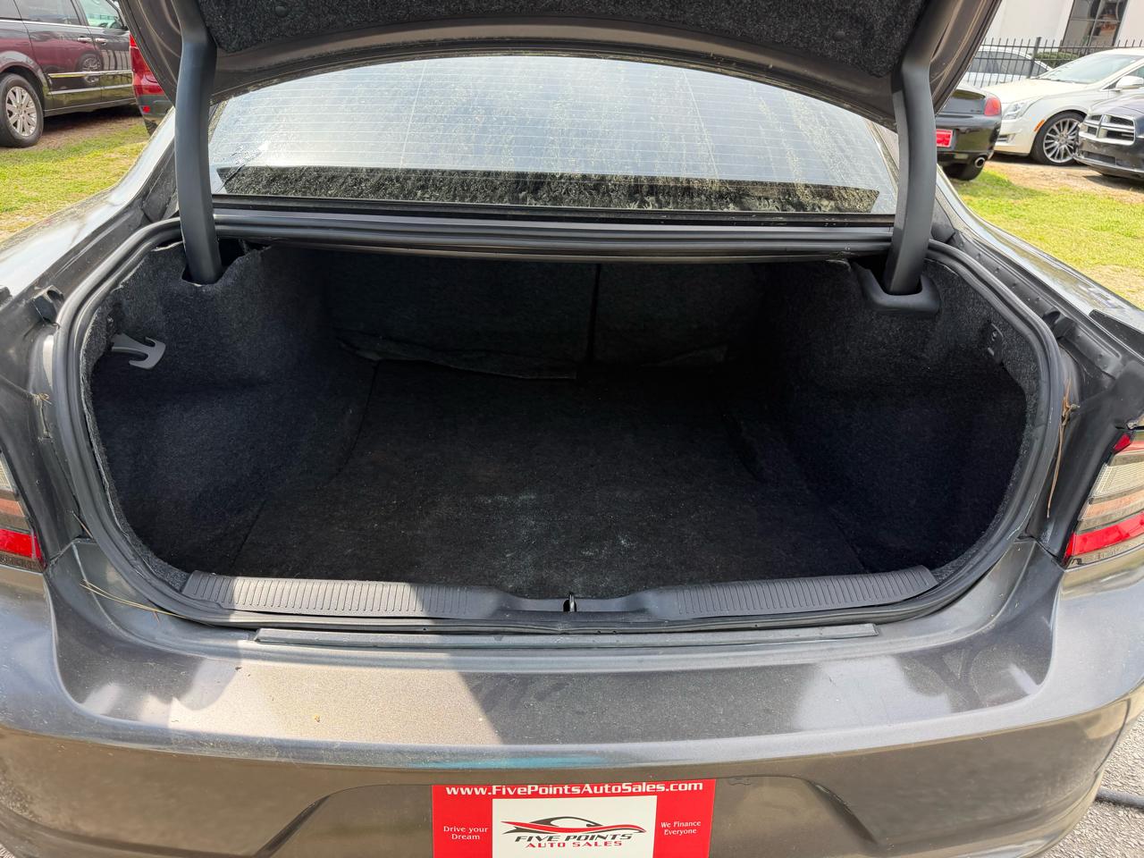 Dodge Charger SE 2016