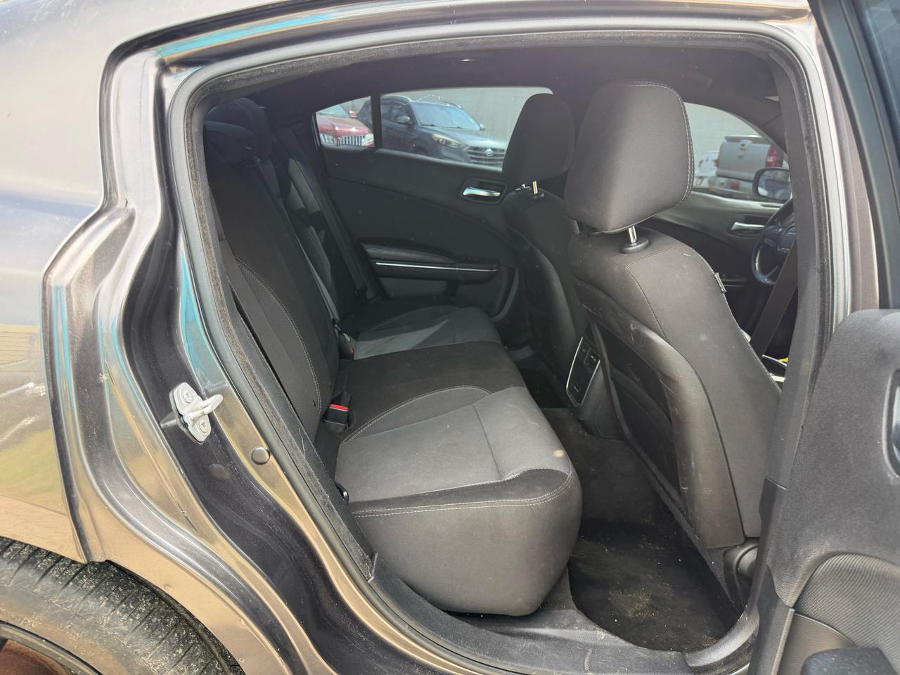 Dodge Charger SE 2016