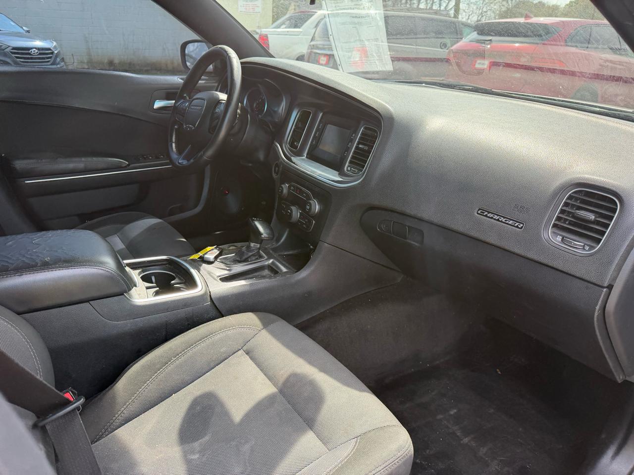 Dodge Charger SE 2016