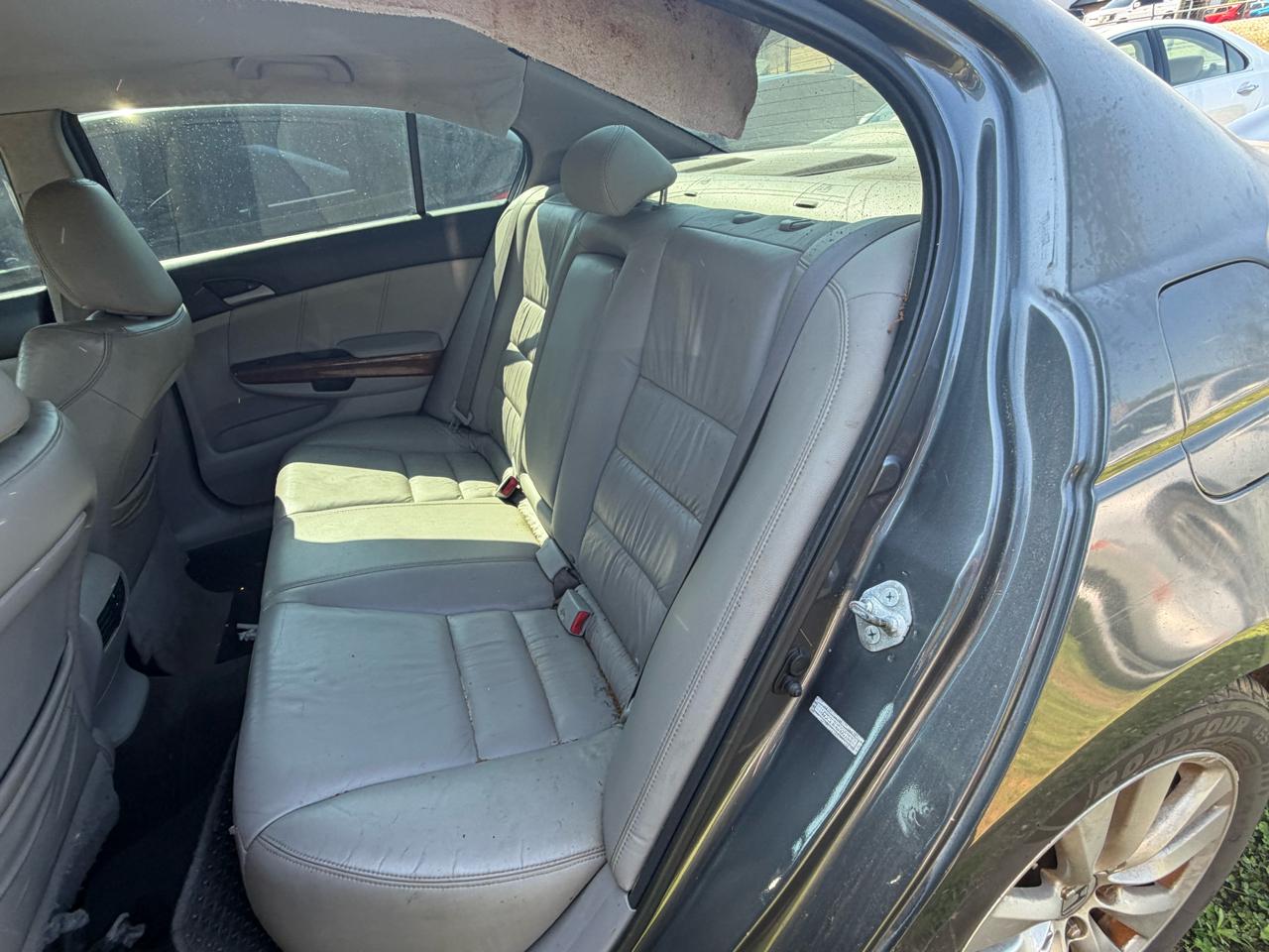 Honda Accord EX-L V-6 Sedan AT 2011