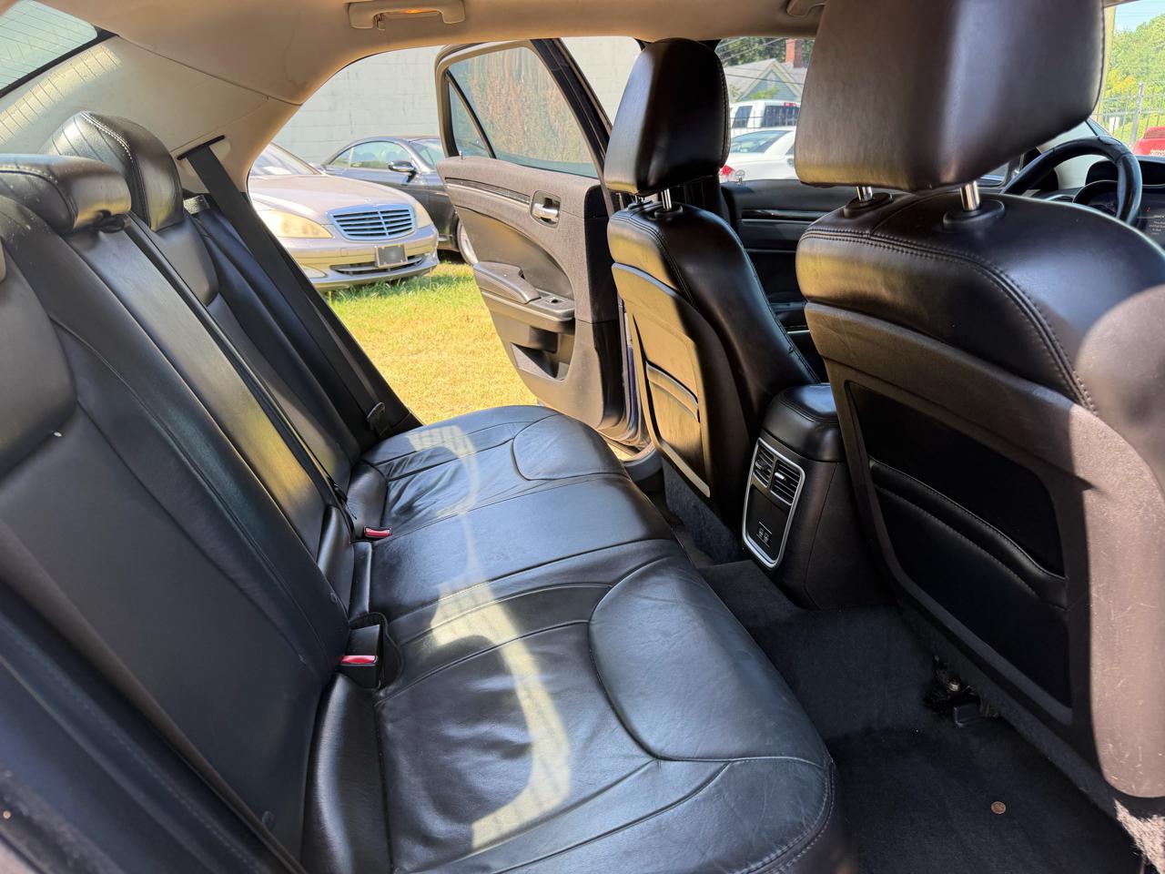 Chrysler 300 Limited RWD 2016