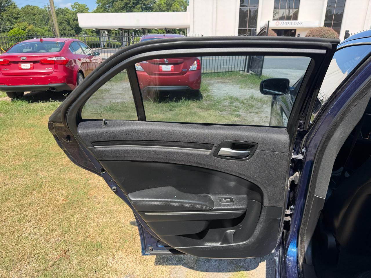 Chrysler 300 Limited RWD 2016