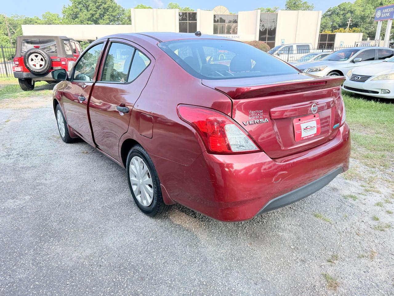 Nissan Versa 1.6 S 5M 2016