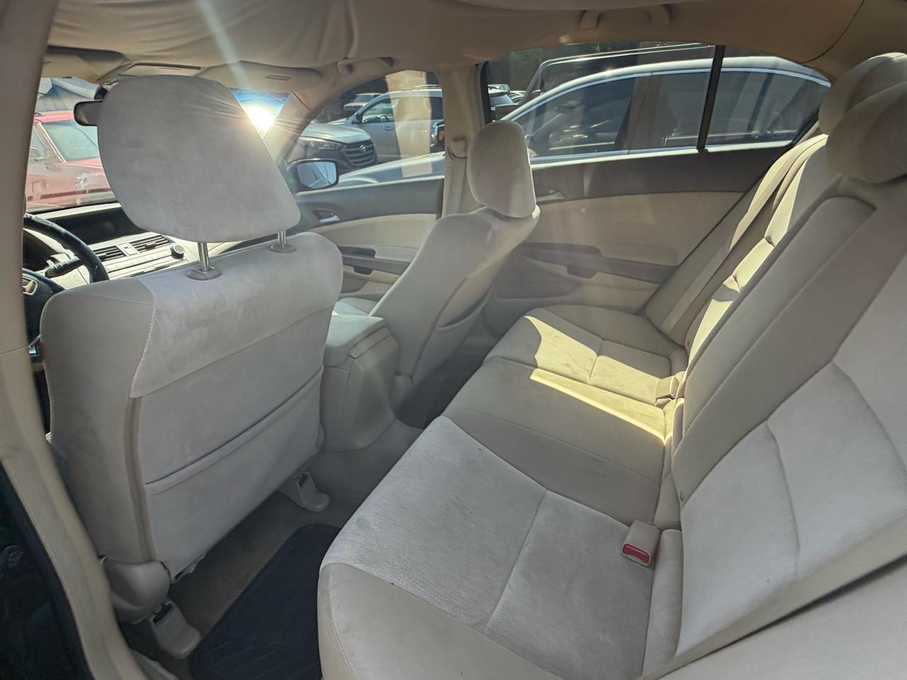 Honda Accord LX sedan AT 2009