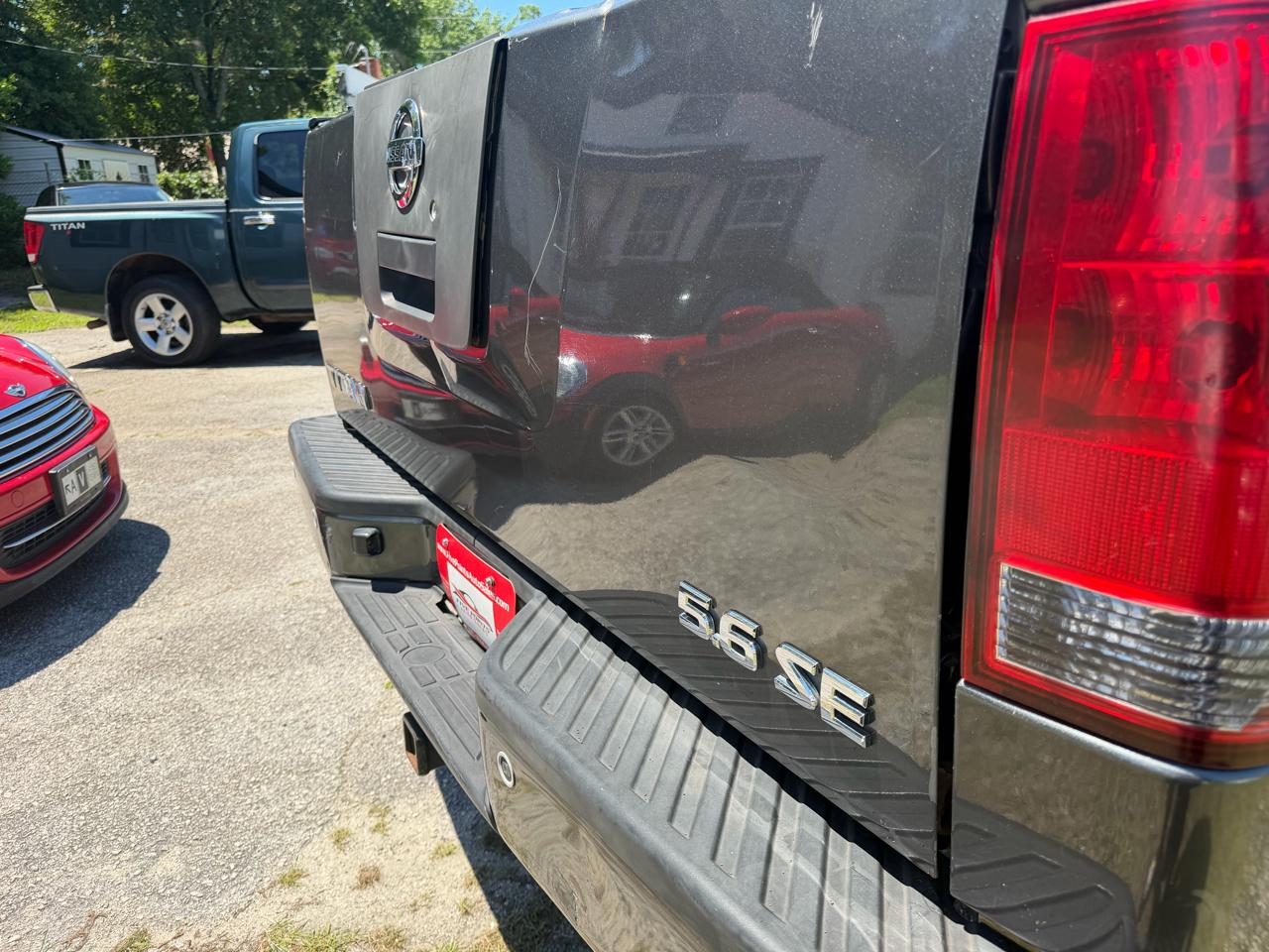Nissan Titan XE Crew Cab 4WD SWB 2010